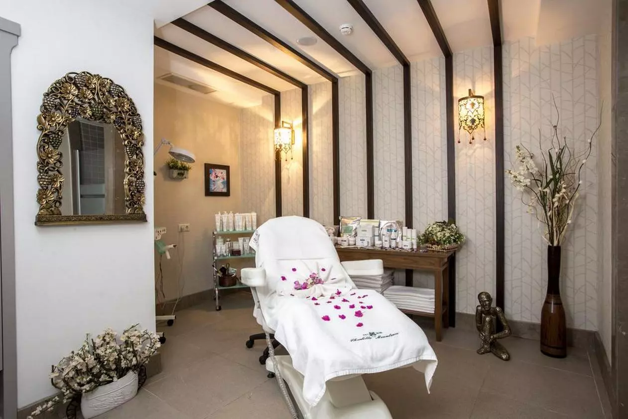 FAMERESIDENCE_SHABAVIZ (7).jpg